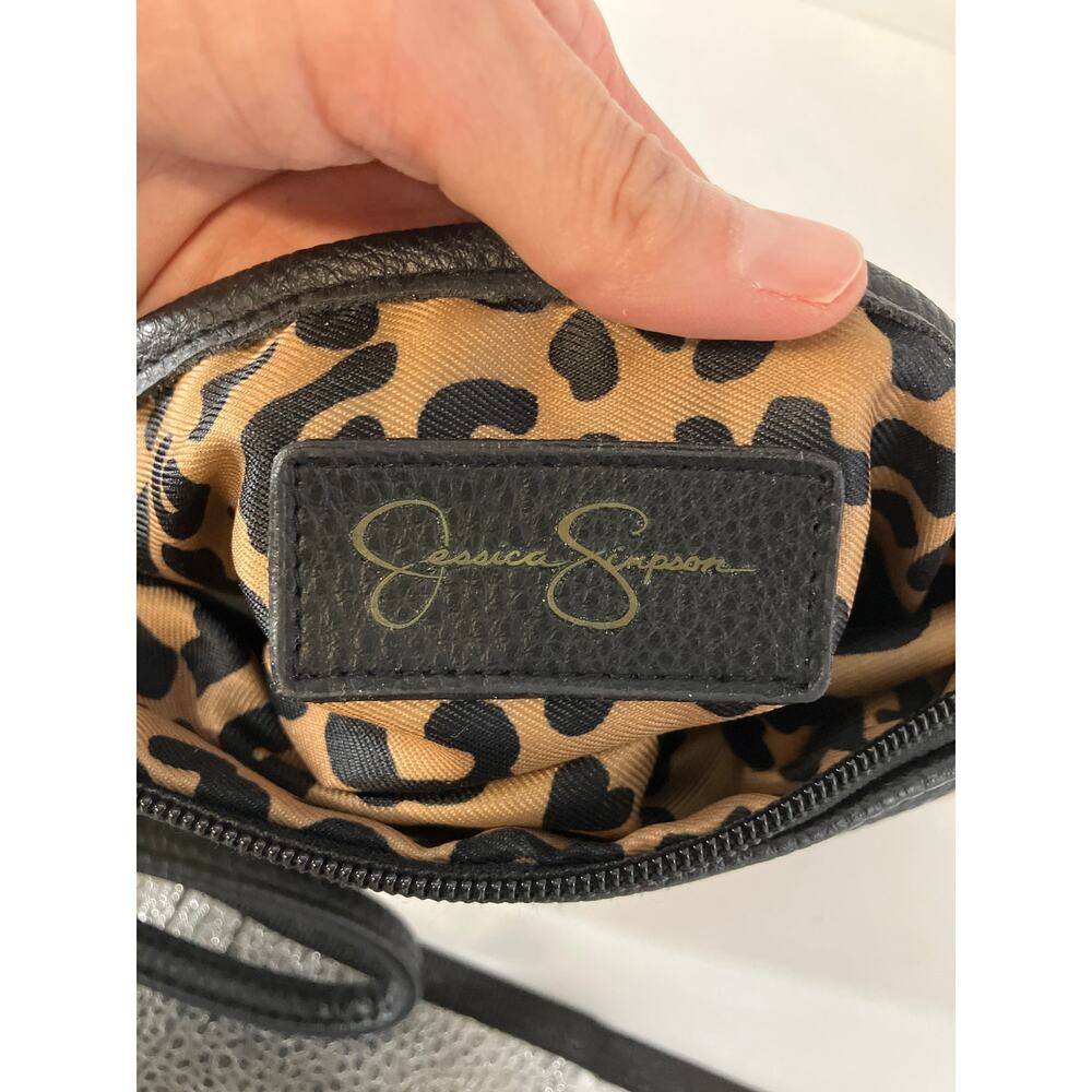 JESSICA SIMPSON BLACK, IVORY PVC LARGE WRISTLET - Picture 11 of 16